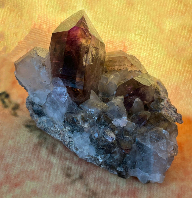 Amethyst auf Matrix aus Brandberg, Namibia