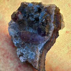 Amethyst auf Matrix aus Brandberg, Namibia