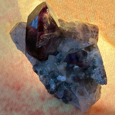 Amethyst auf Matrix aus Brandberg, Namibia