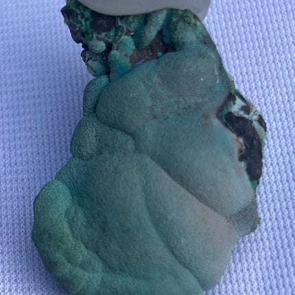 Small Crystal with a Vibrant Blue Colour - My Shop of Wonders