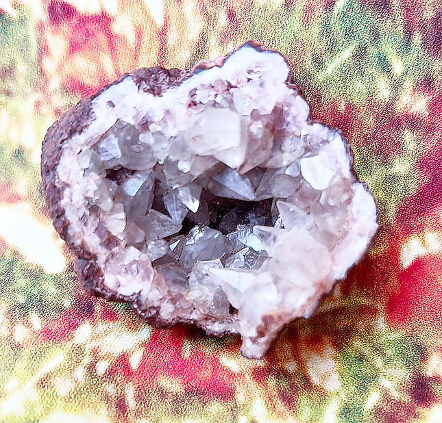 Geode Crystals: Unveiling the Beauty of White Amethyst